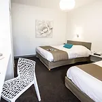 Hotel De La Pommeraie 3*