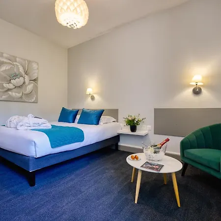 Hotel De La Pommeraie 3*