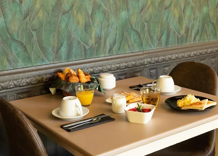 Hotel De La Pommeraie 3*