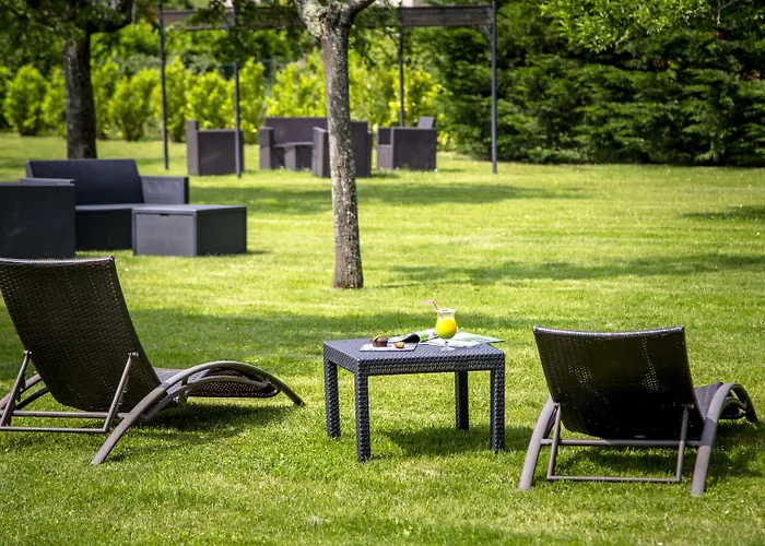 De La Pommeraie Hotel Le Mans