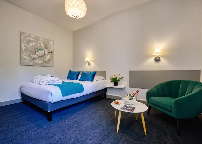 Hotel De La Pommeraie 3*